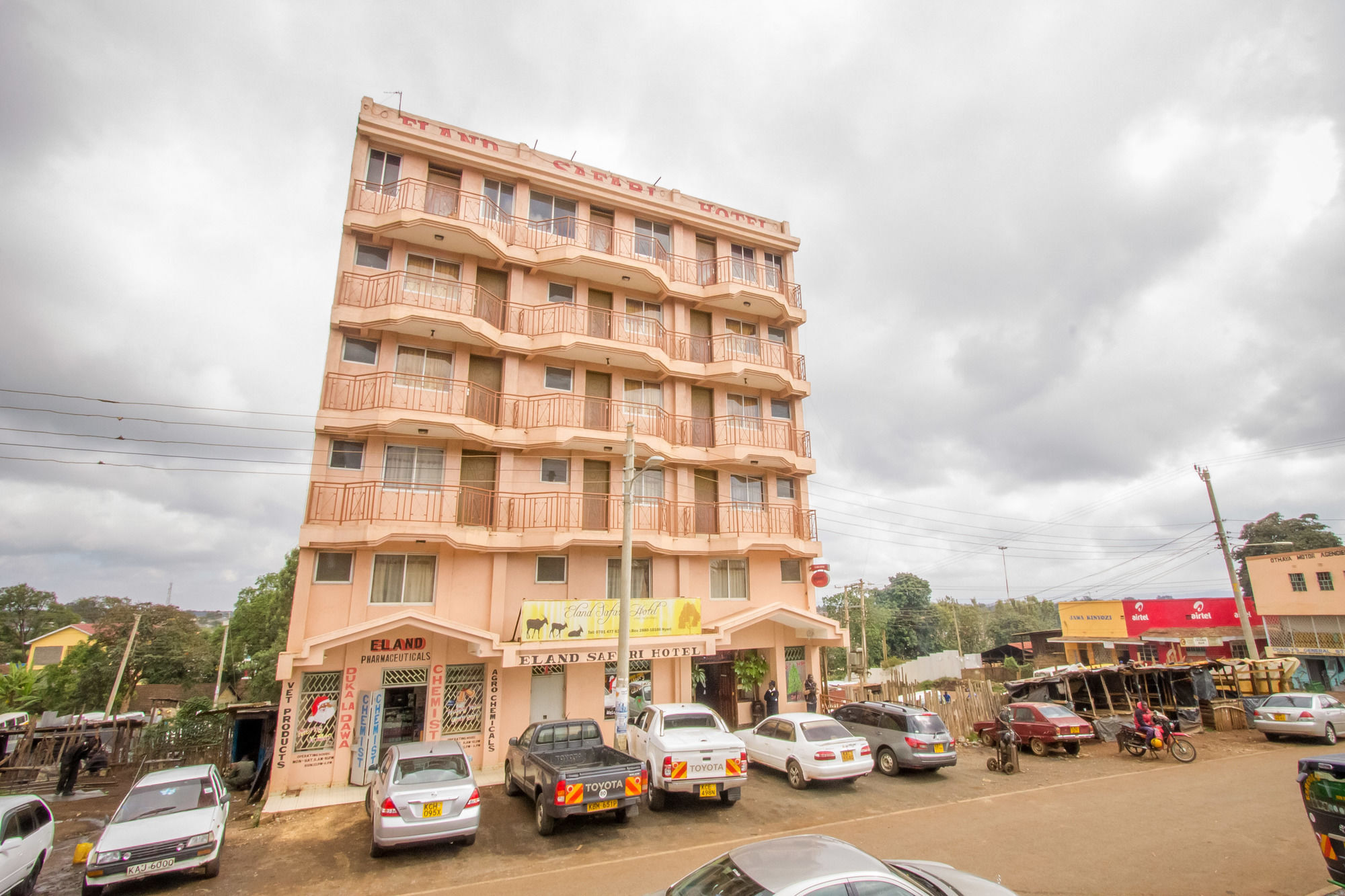 Eland Safari Hotel Nyeri Exterior photo